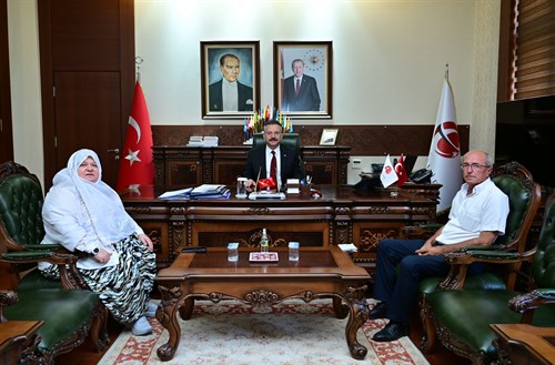 Mihalgazi Belediye Başkanı Zeynep Güneş Akgün, Valimiz Sayın Hüseyin Aksoy’u makamında ziyaret etti.