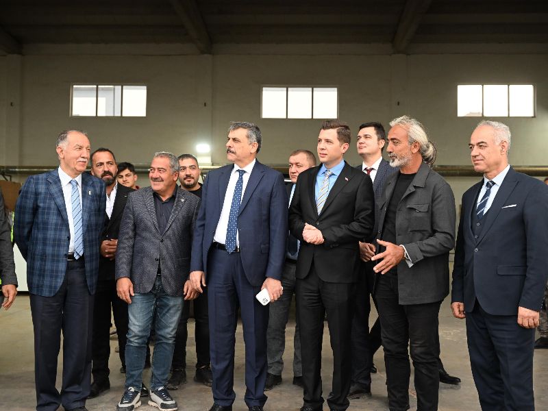 Vali Çiftçi, Yapımı Devam Eden Mobilyacılar Sitesinde İncelemelerde Bulundu