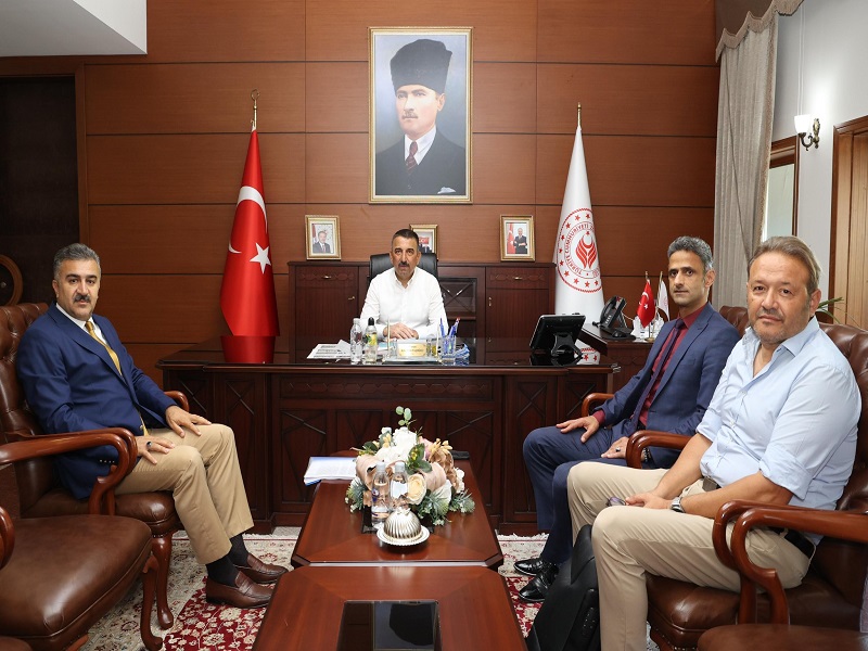 Prof. Dr. Şahin Yıldırım, Vali Osman Hacıbektaşoğlu’nu Makamında Ziyaret Etti