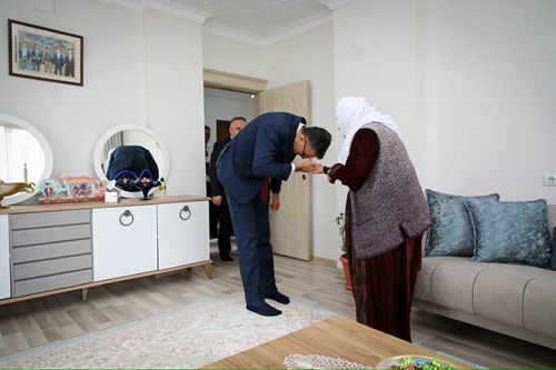 Vali Ali Çelik’ten Şehidimizin Ailesine Bayram Ziyareti