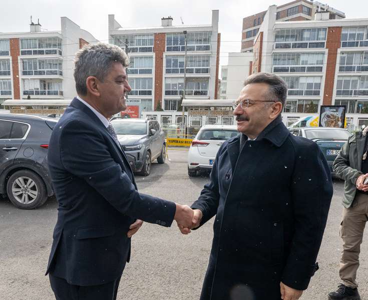 Valimiz Sayın Hüseyin Aksoy, Eskişehir Rumeli Sanayici ve İş Adamları Derneği (ERİAD) Başkanı Rüştü Şentuna ve yönetim kurulu üyelerini ziyaret etti.