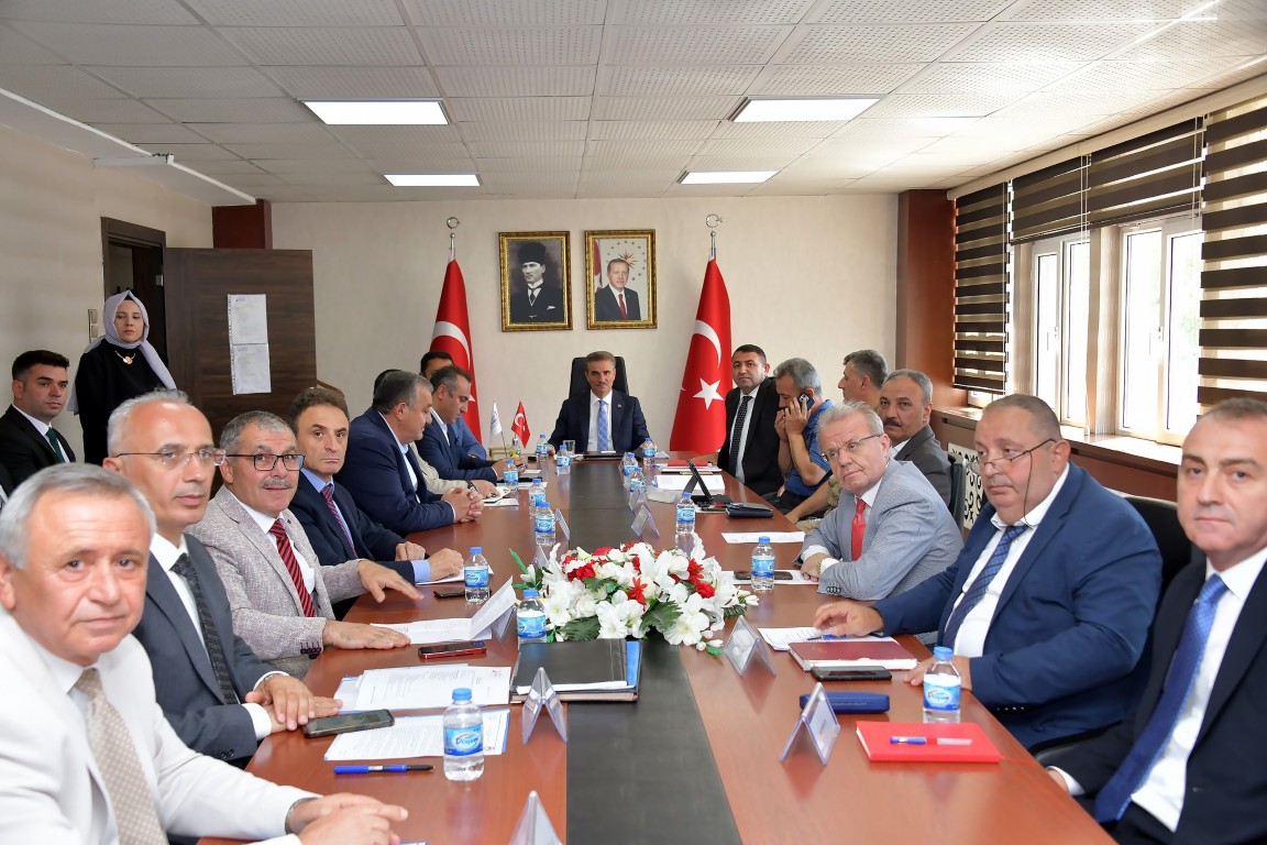 Valimiz Aydın Baruş İl Göç ve İnsan Ticaretiyle Mücadele Koordinasyon Toplantılarına Başkanlık Etti