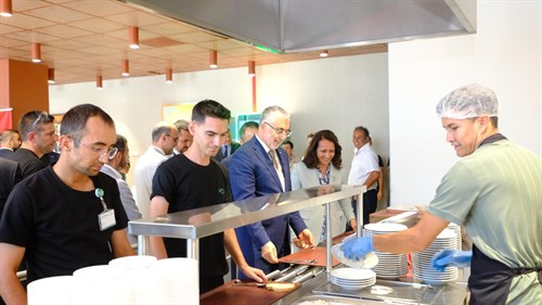 ÇALIŞMA VE SOSYAL GÜVENLİK BAKANI PROF. DR. VEDAT IŞIKHAN BURDUR’DA FABRİKA ZİYARETİ GERÇEKLEŞTİRDİ