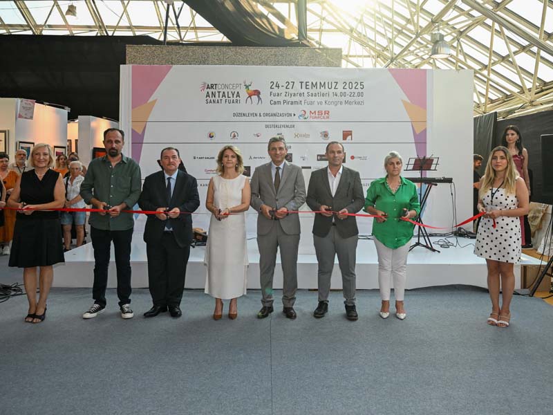Artconcept Antalya Sanat Fuarı Başladı