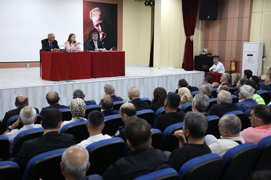Vali Arslan Başkanlığında 2025-2026 Eğitim Öğretim Yılı Koordinasyon Toplantısı Gerçekleştirildi