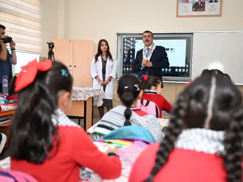 Bakan Tekin ve Vali Çiftçi, Filistin ve Gazze Farkındalık Etkinliğine Katıldı