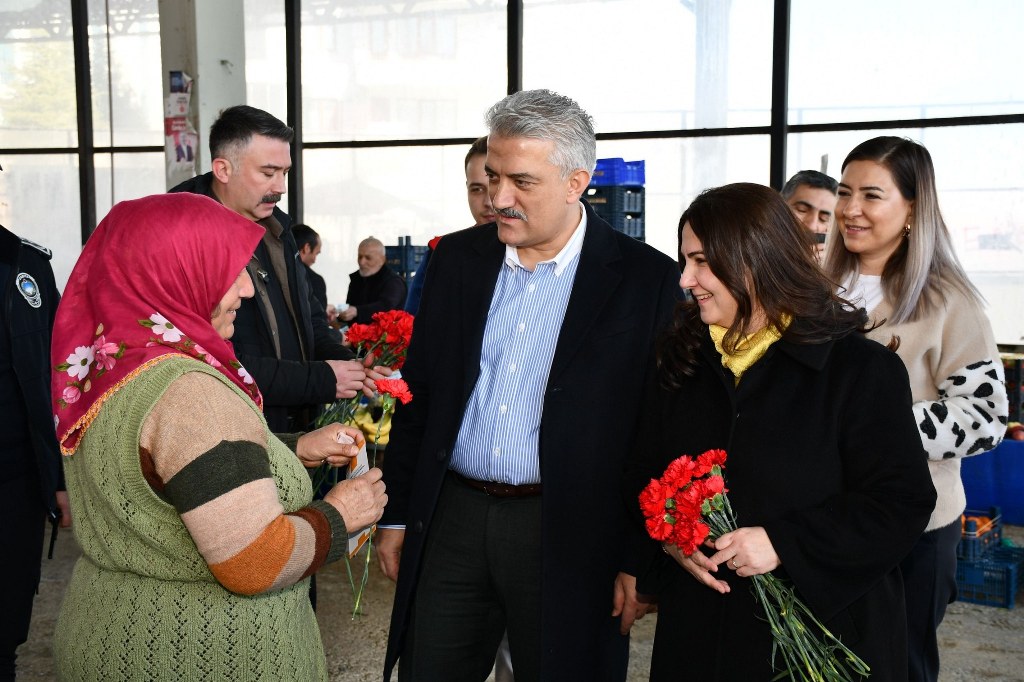 Valimiz Sayın Mehmet Makas ve Eşi Elif Makas Hanımefendiden ‘8 Mart Dünya Kadınlar Günü’ Ziyareti