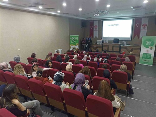 Emniyet Ekipleri Tarafından ’En İyi Narkotik Polisi Anne’ Projesi Çerçevesinde Çeşitli Bilgilendirme ve Bilinçlendirme Faaliyetleri Gerçekleştirildi