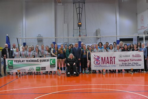 Vali Soytürk ve Nurdan Soytürk Voleybol Müsabakaları Ödül Töreni’ne Katıldı