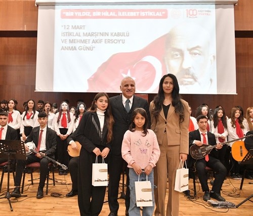 İstiklal Marşı'nın Kabulünün 104. Yılı ve Mehmet Akif Ersoy Anma Töreni Coşkuyla Kutlandı