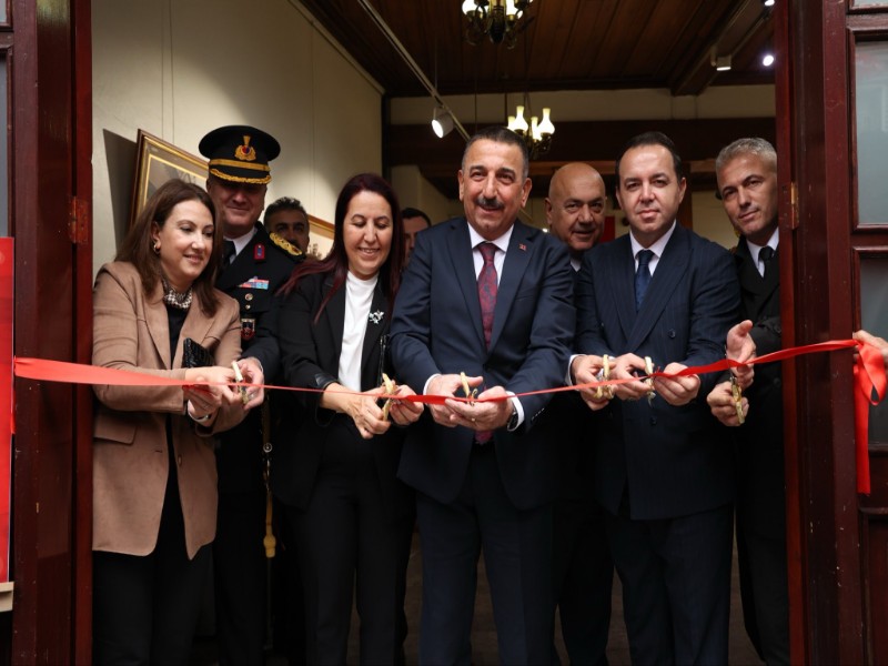 Cumhuriyet’in 102. Yılı Dereceli Eserler Sergisi, Vali Osman Hacıbektaşoğlu'nun Katılımlarıyla Açıldı