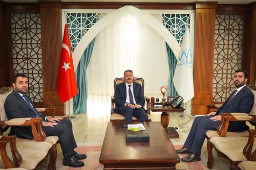 TÜGVA İl Başkanı Ayhan Demir ve önceki dönem TÜGVA İl Başkanı Harun Aşan, Vali Ali Çelik’i Makamında Ziyaret Ettiler