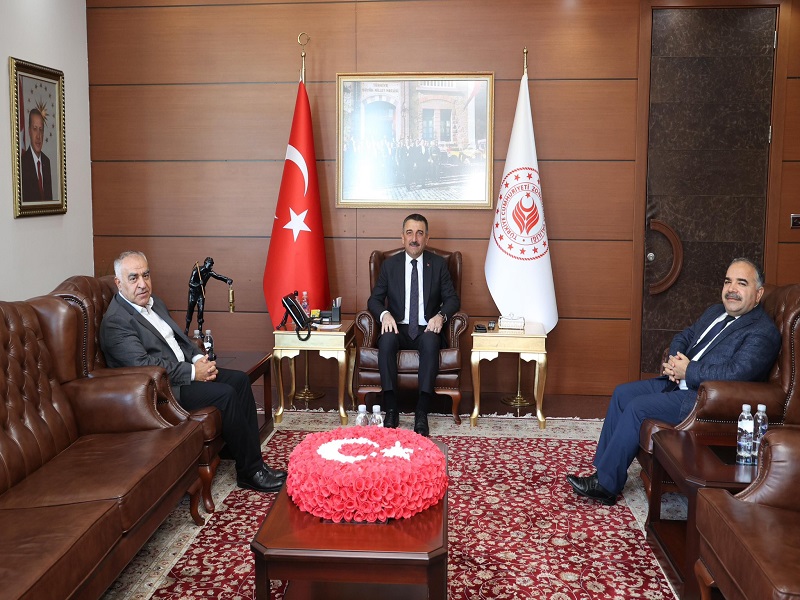 Türkiye Diyanet Vakfı Eğitim Yatırımları A.Ş. Gayrimenkul Danışmanı Mehmet Eğinç, Vali Osman Hacıbektaşoğlu’nu Ziyaret Etti