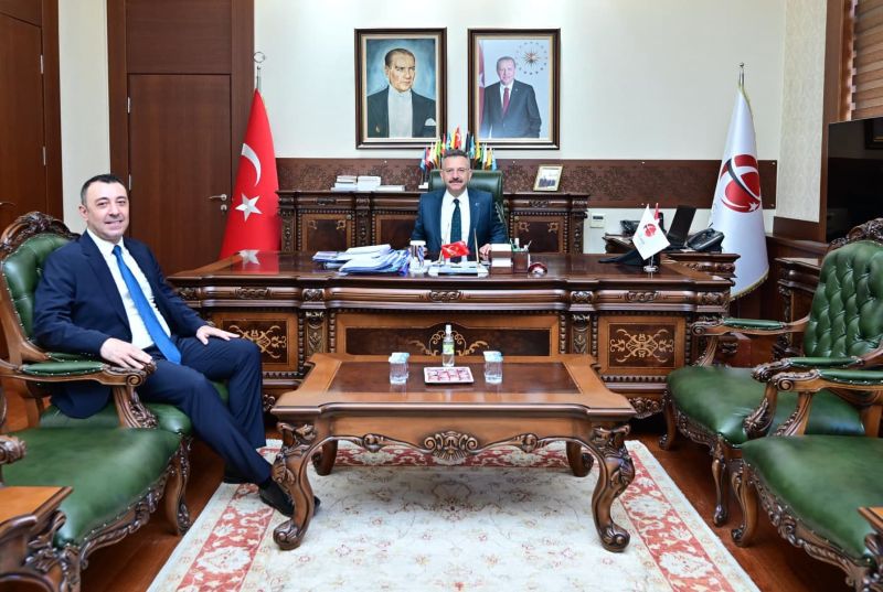 VakıfBank Merkez Şube Müdürü Cafer Güngör, Valimiz Sayın Hüseyin Aksoy’u ziyaret etti.
