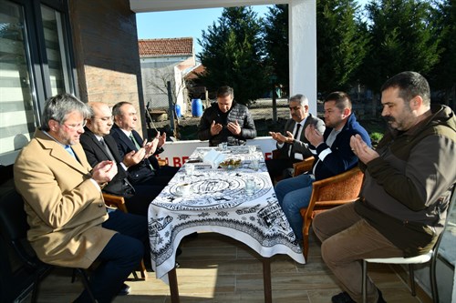 Vali Soytürk Şehit Kardeşine Taziyelerini İletti