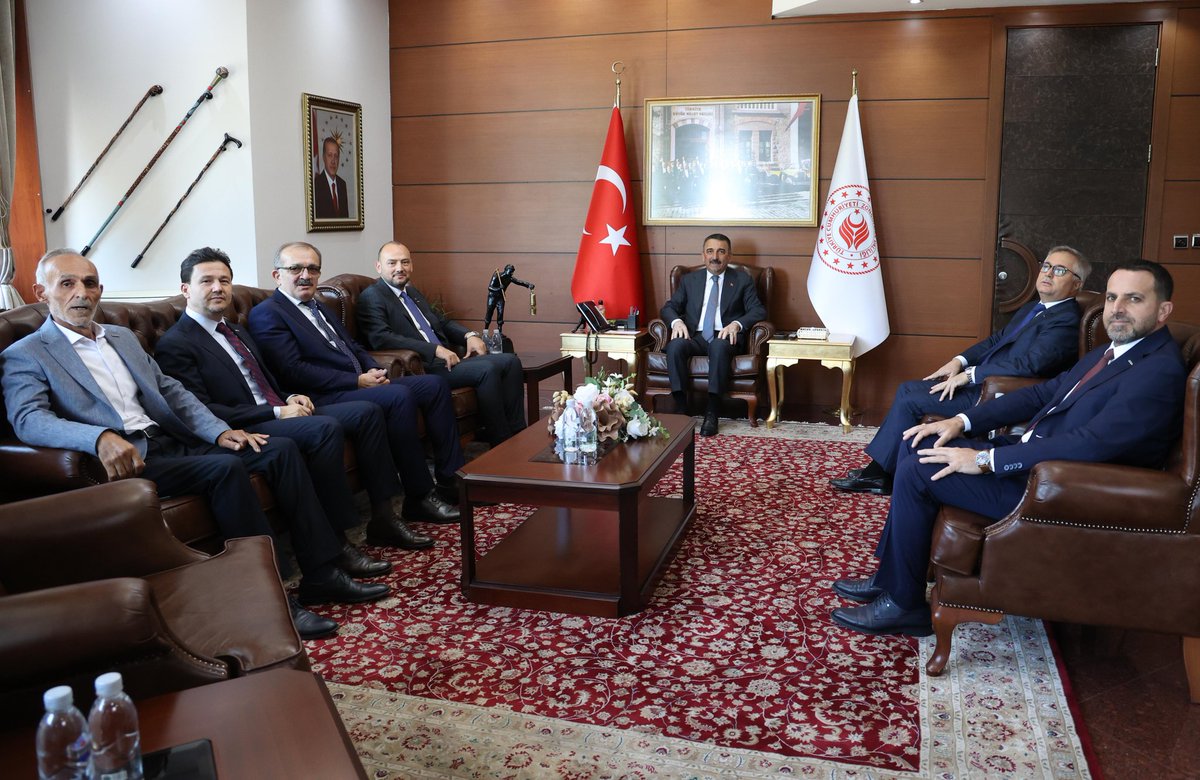 Vali Osman Hacıbektaşoğlu, MÜSİAD Genel Başkanı Burhan Özdemir İle Beraberindeki Heyeti Kabul Etti
