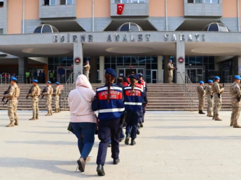 Edirne’de Yasa Dışı Yollardan Yurt Dışına Kaçmaya Çalışan 25 Şüpheli Yakalandı