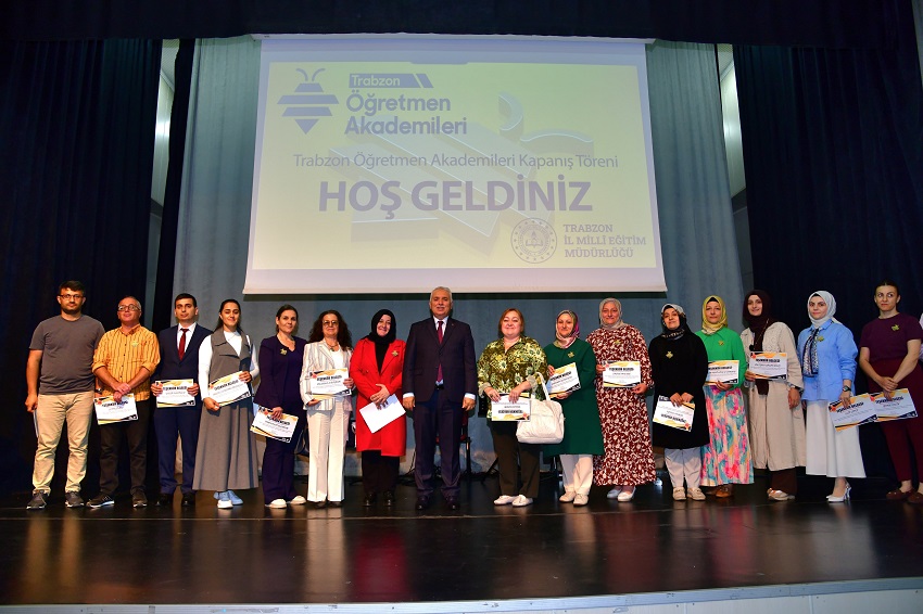 Trabzon Öğretmen Akademileri Kapanış Programı Vali Aziz Yıldırım'ın Katılımıyla Gerçekleştirildi