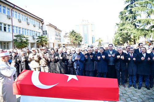 Vali Aziz Yıldırım  E. Başkomiser Muharrem Atik'in Cenaze Namazına Katıldı