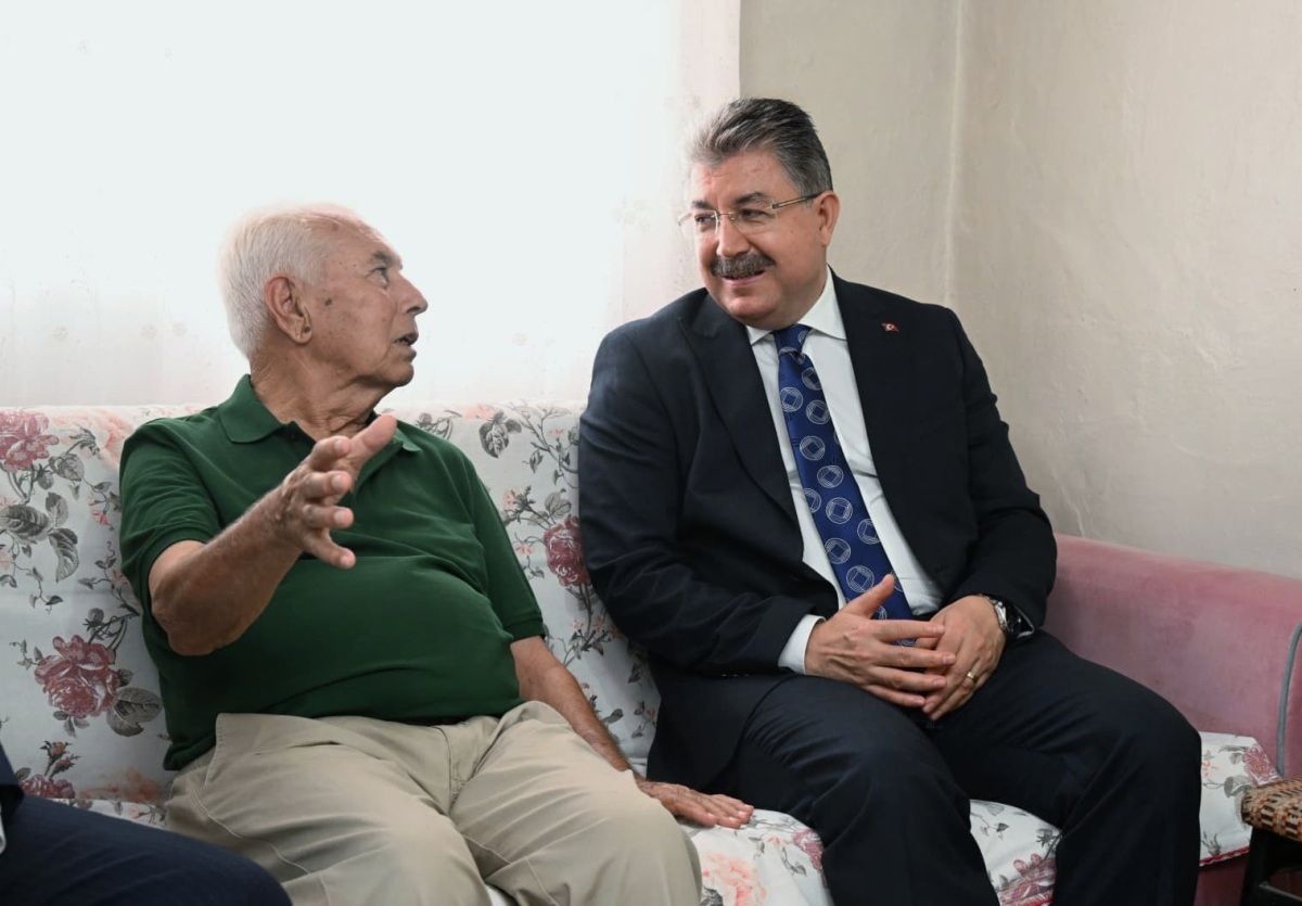 Vali Yılmaz, Şehidimiz Polis Memuru Arif Sert’in Ailesini Kadirli İlçemizdeki Evlerinde Ziyaret Etti