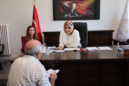 Vali Yiğitbaşı Halk Günü’nde Vatandaşları Dinledi