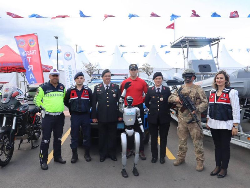 Trabzon İl Jandarması “Steamfest Trabzon - Bilimle Büyüyen Zihinler” Şenliğinde Yerini Aldı