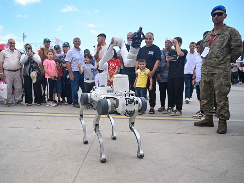 Jandarmanın Yeni Yardımcısı "Robot Köpek" Envantere Girdi