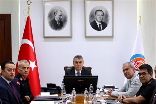 VALİMİZ SAYIN ATİLLA TOROS’UN BAŞKANLIĞINDA, BAĞIMLILIKLA MÜCADELE DEĞERLENDİRME TOPLANTISI GERÇEKLEŞTİRİLDİ