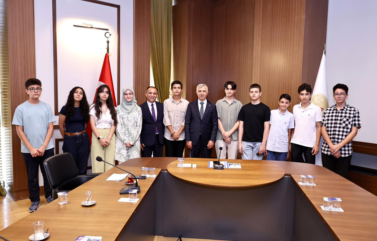 Vali Ünlüer, 2025 LGS Türkiye Birincilerini Kabul Etti
