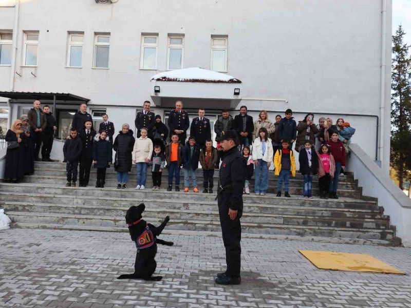 Jandarma İftarda Çocukları Ağırladı