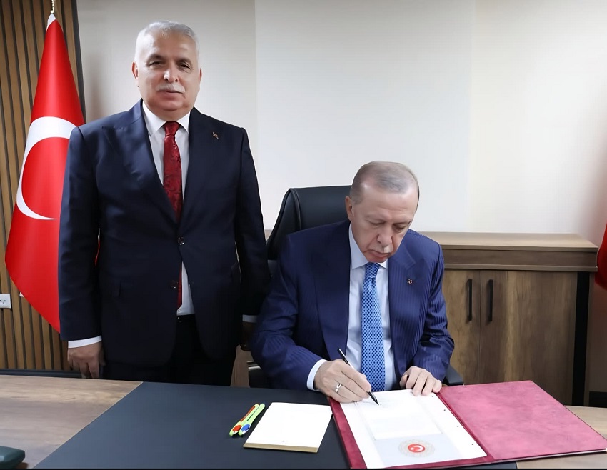 Cumhurbaşkanı Sayın Recep Tayyip Erdoğan, ilimizi teşrifleri sırasında Vali Aziz Yıldırım’ı kabul etti.