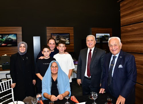 Vali Aziz Yıldırım, Merhum Ali Osman Ulusoy’un Vefatının 11. Yıl Dönümü Mevlidine Katıldı