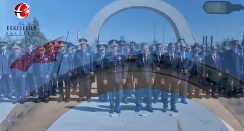 Valimiz Sayın Hüseyin Aksoy, Eskişehir’in Düşman İşgalinden Kurtuluşu Programı nedeniyle Kanlıpınar Şehitliği’nde düzenlenen törene katıldı.