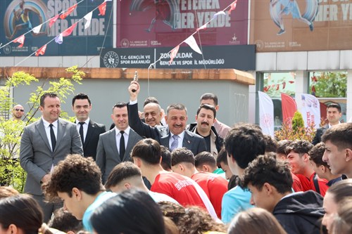 19 Mayıs Atatürk’ü Anma, Gençlik ve Spor Bayramı Etkinlikleri Kapsamında Gençlik Koşusu Düzenlendi