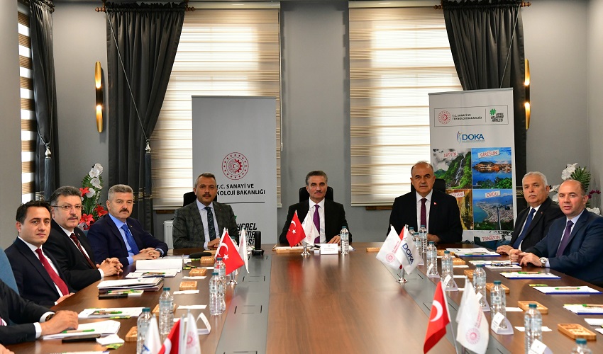 Trabzon Valisi Aziz Yıldırım Doka Toplantısına Katıldı
