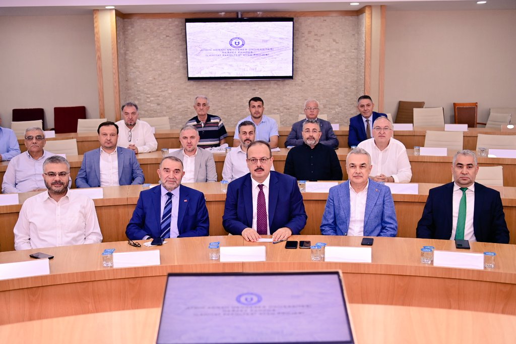 Valimiz Yakup Canbolat ve Cumhurbaşkanı Başdanışmanı İsrafil Kışla ile Birlikte Adnan Menderes Üniversitesi Yerleşkesinde İncelemelerde Bulundu