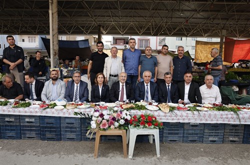 Vali Köşger, Şakirpaşa Semt Pazarı’nda Pazarcı Esnafıyla Bir Araya Geldi
