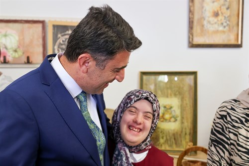 VALİ ŞEFİK AYGÖL, ÖZEL BİREYLERLE BİR ARAYA GELDİ