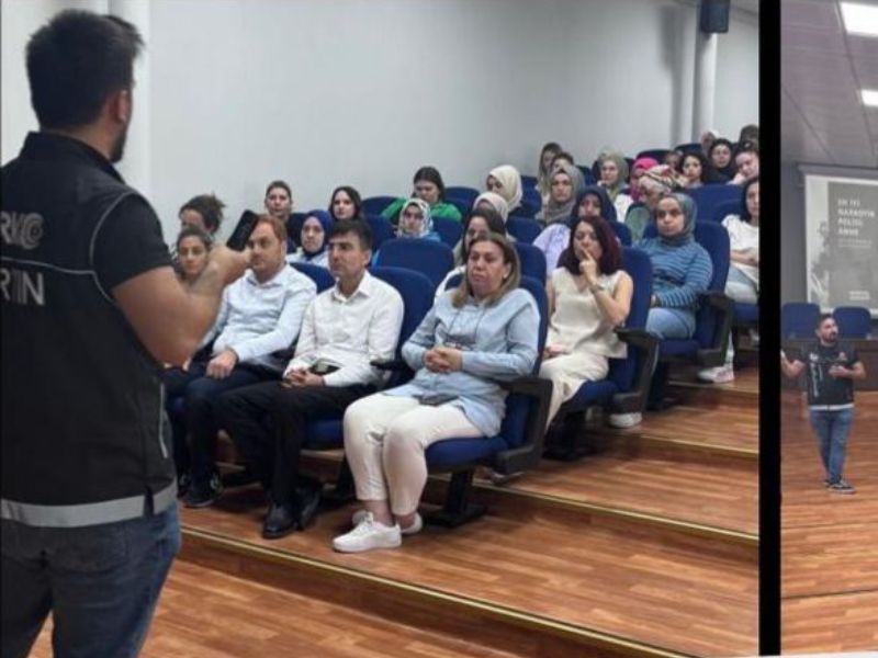Bartın Narkotik Suçlarla Mücadele Şube Müdürlüğünce En İyi Narkotik Polisi Anne Eğitiminde Uyuşturucu Suçları Hakkında Bilgilendirmeler Yapıldı