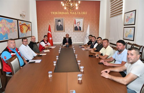 Vali Soytürk Yangından Etkilenen Mahalle Muhtarları ile Bir Araya Geldi