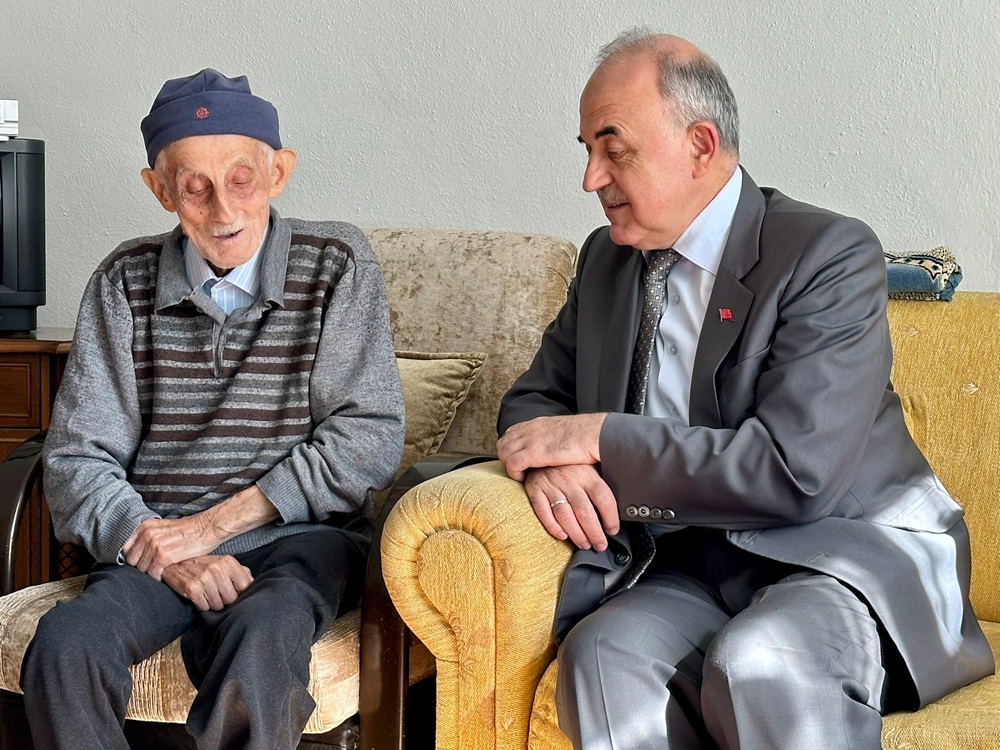 Vali Erol, Yaşlılarımızı Evlerinde Ziyaret Etti
