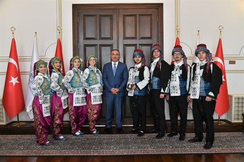 Vali Soytürk 3 Kemaller Halk Dansları Spor Kulübü Üyelerini Kabul Etti