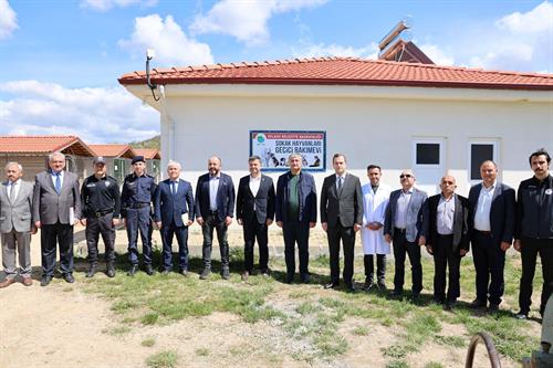 Valimiz Sayın Mustafa Yavuz, Eflani ve Safranbolu'da Yapımı Devam Eden Sahipsiz Hayvan Bakım ve Rehabilitasyon Merkezlerinde İncelemelerde Bulundu.
