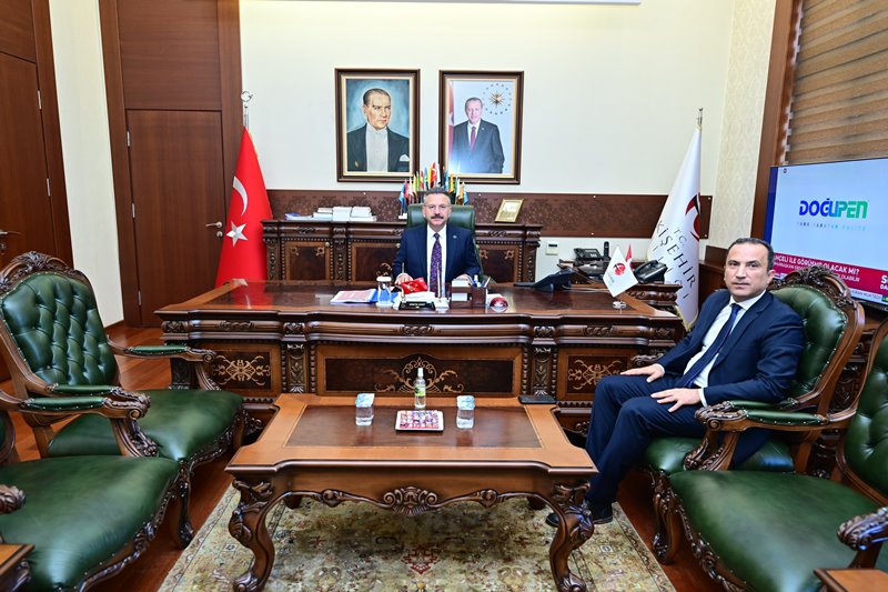 Göç İdaresi Başkanlığı Rehberlik ve Denetim Başkan Yardımcısı Mülkiye Müfettişi Ergün Baysal Valimiz Sayın Hüseyin Aksoy'u ziyaret etti.