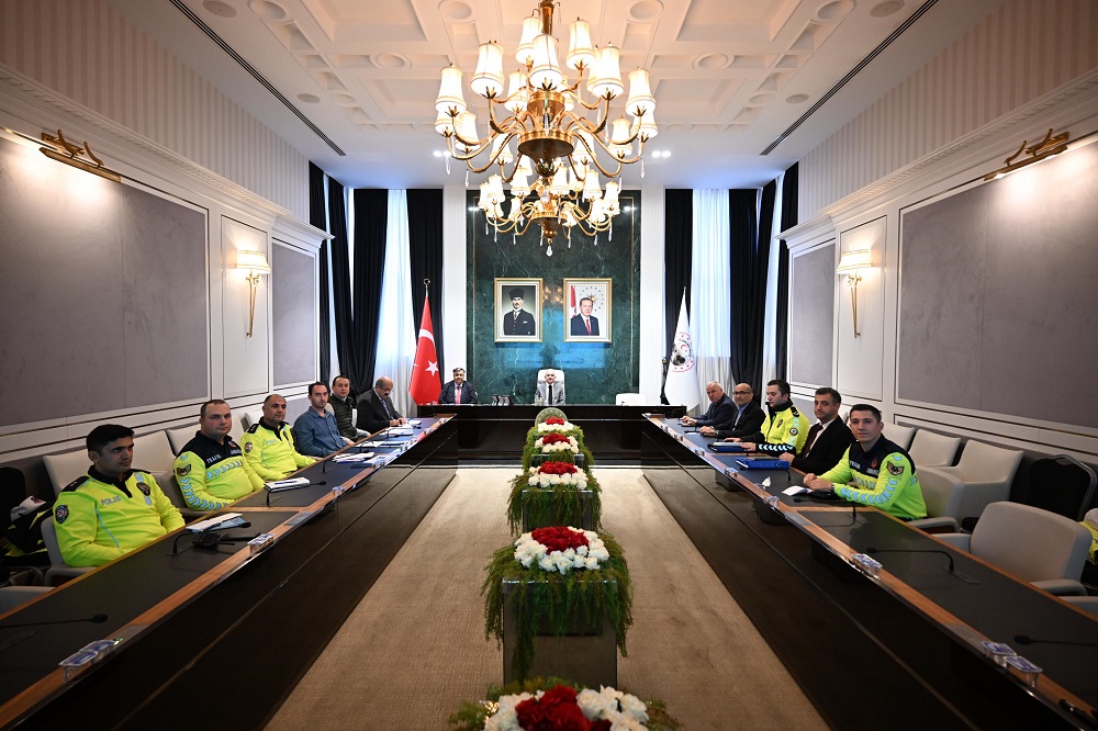 Hız Sınırlama Uygulamaları Saha Çalışma faaliyetlerinin değerlendirildiği Toplantı; Valimiz Sayın Uğur Turan başkanlığında gerçekleştirildi…