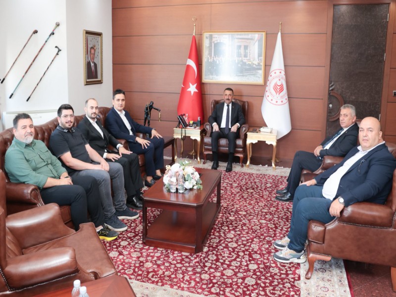 Vali Osman Hacıbektaşoğlu, Kdz. Ereğli Belediyespor Yönetim Kurulu Üyelerini Kabul Etti