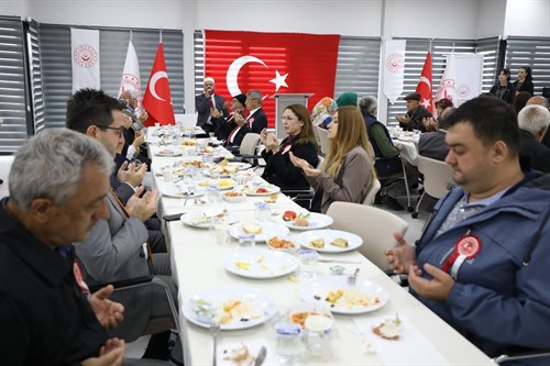 "19 Eylül Gaziler Günü" Münasebetiyle Valiliğimiz Ev Sahipliğinde Gazilerimiz Onuruna Kahvaltı Programı Düzenlendi