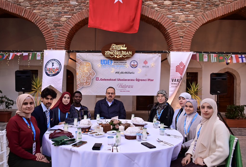 Valimiz Yakup Canbolat, Aydın Uluslararası Öğrenci Derneğinin 8. Geleneksel Uluslararası Öğrenci İftarı Programına Katıldı