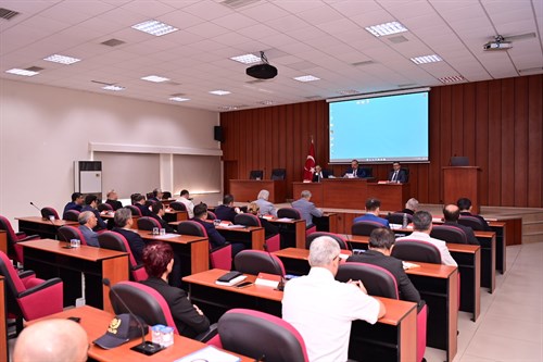 Valimiz Yakup Canbolat Başkanlığında 2025-2026 Eğitim-Öğretim Yılı Okul Güvenliği Toplantısı Gerçekleştirildi