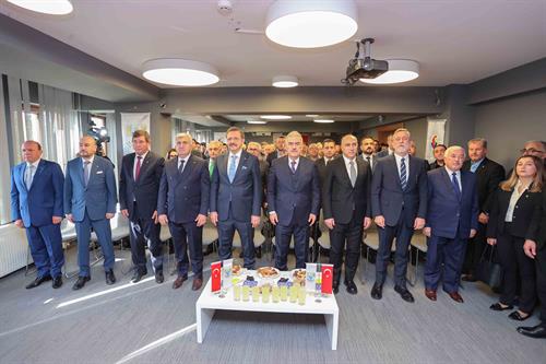 Vali Ayyıldız ve TOBB Başkanı Hisarcıklıoğlu, İznik Ticaret ve Sanayi Odası’nın 30. Yıl Dönümü Ödül Töreni’ne Katıldı